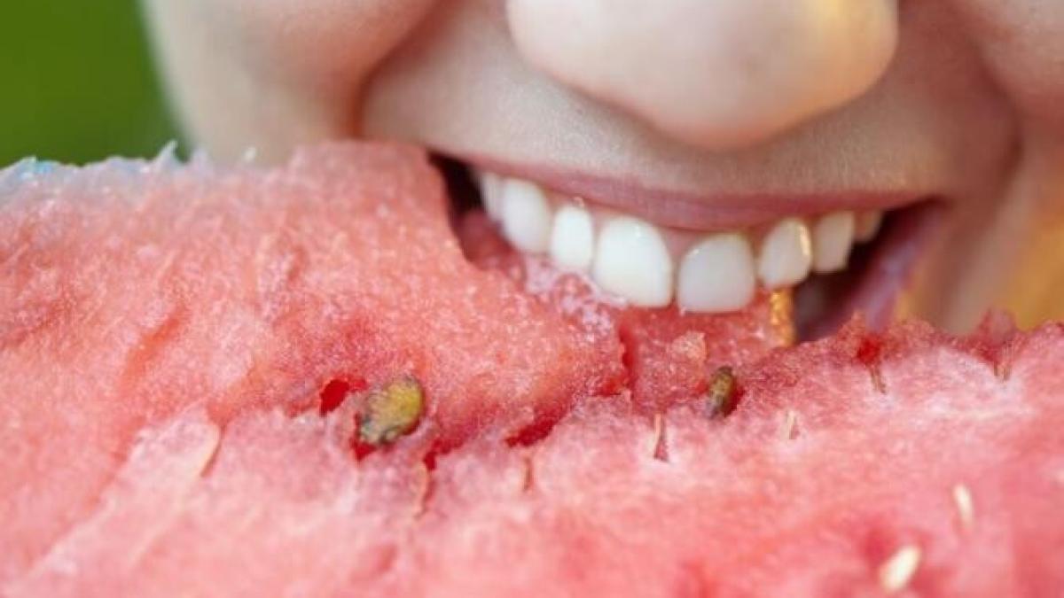 cinci-alimente-albesc-dintii-in-mod-natural-si-iti-aduc-un-aport-mare-de-vitamine_51133600