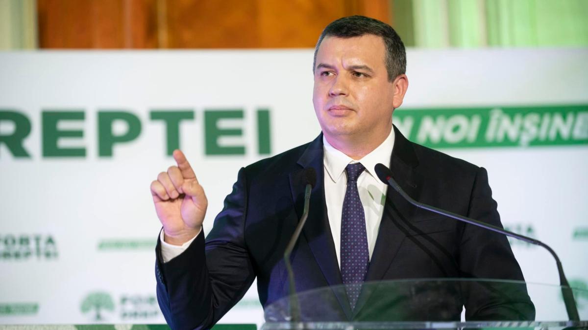 legea-minoritatilor--adoptata-in-ucraina--tomac-orice-miscare-prin-care-incearca-sa-impuna-o-linie-agresiva-nu-ajuta_15371600