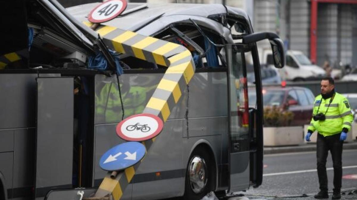 accident_autocar_pasajul_unirii_drula_baluta_ager_79230600