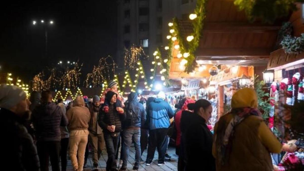 maria-gheorghiu-si-nicu-alifantis--pe-scena-targulului-de-craciun-din-bucuresti--care-se-inchide-in-aceasta-seara_74819000