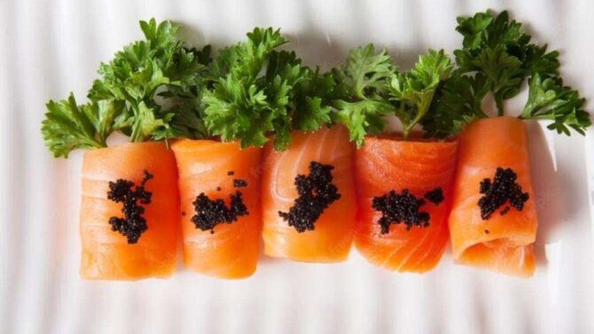 rulouri-cu-peste-rosu-si-avocado--o-reteta-delicioasa-pentru-masa-festiva-de-revelion_51787700