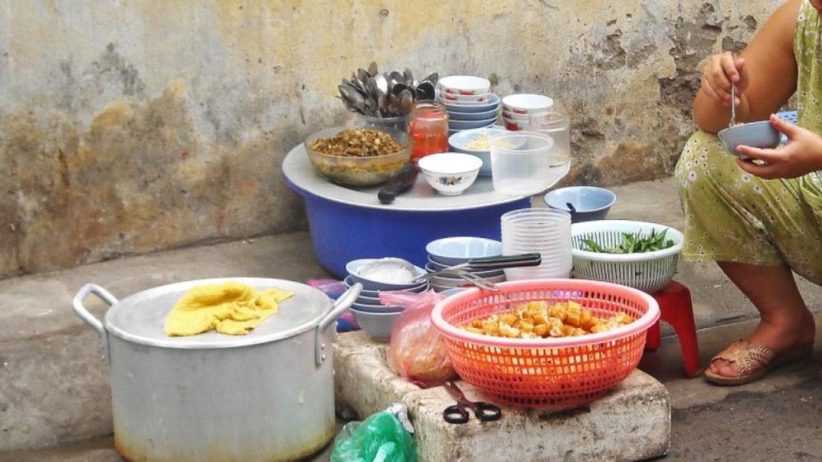 proiect-politistii-locali-vor-putea-confisca-bunurile-vandute-pe-strazile-bucurestiului--amenzi-de-pana-la-5-000-de-lei_72372600