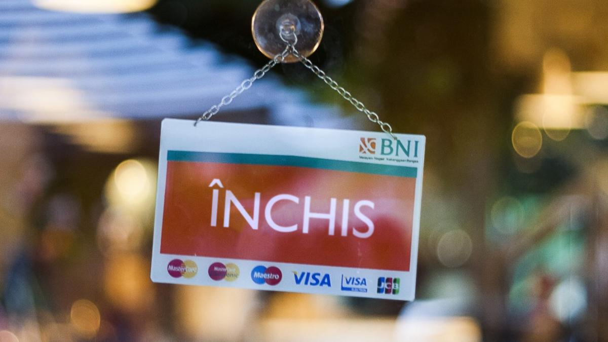 peste-13-500-de-firme-si-au-suspendat-activitatea-in-2022--magazinele-si-service-urile-auto--in-top_60507000