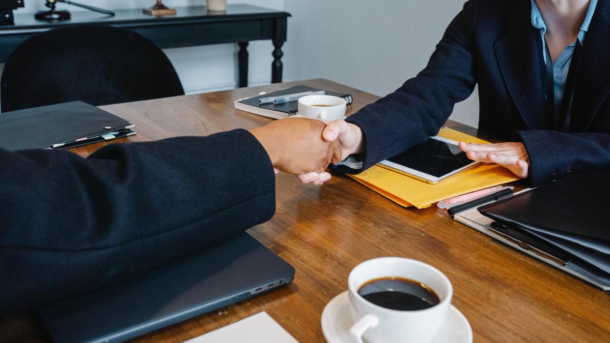 horoscop-4-ianuarie-berbec--taur--gemeni--rac--leu--fecioara--zodia-care-cere-mai-multi-bani--azi--la-serviciu--vei-primi-o-marire-de-salariu--o-prima_33852700