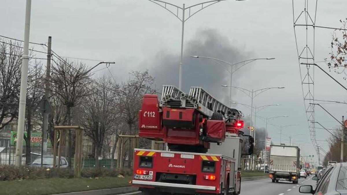 incendiu-pe-bulevardul-iuliu-maniu_10722200