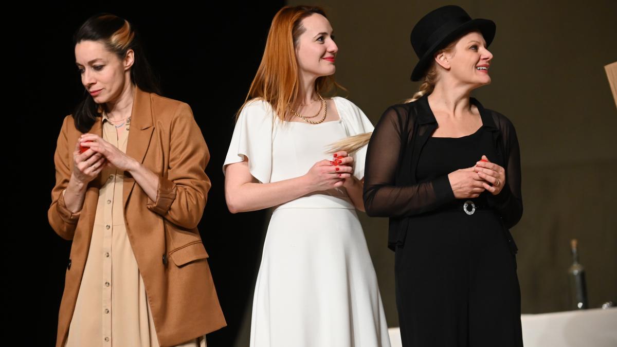 tnrs-trei-surori_81522200