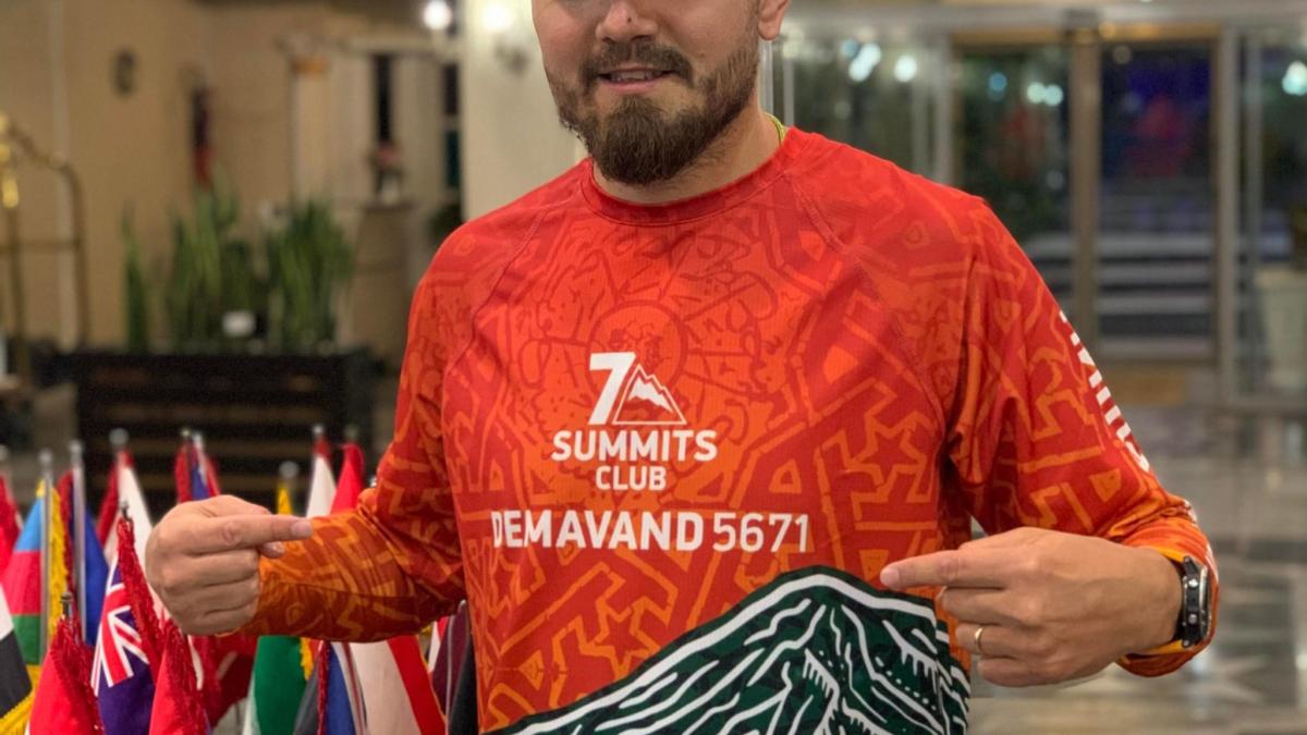 adrian_ahritculesei_alpinist_antarctica_fb_68480800