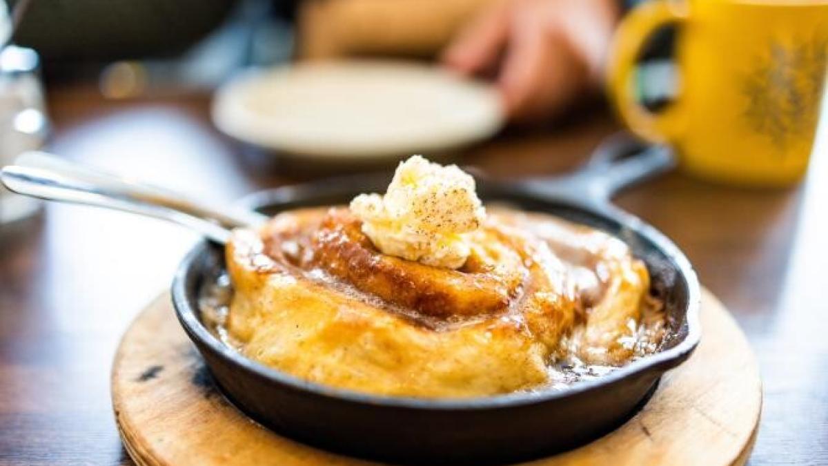 mic-dejun-turcesc--se-amesteca-toate-ingredientele-si-se-baga-tava-la-cuptor_24884000