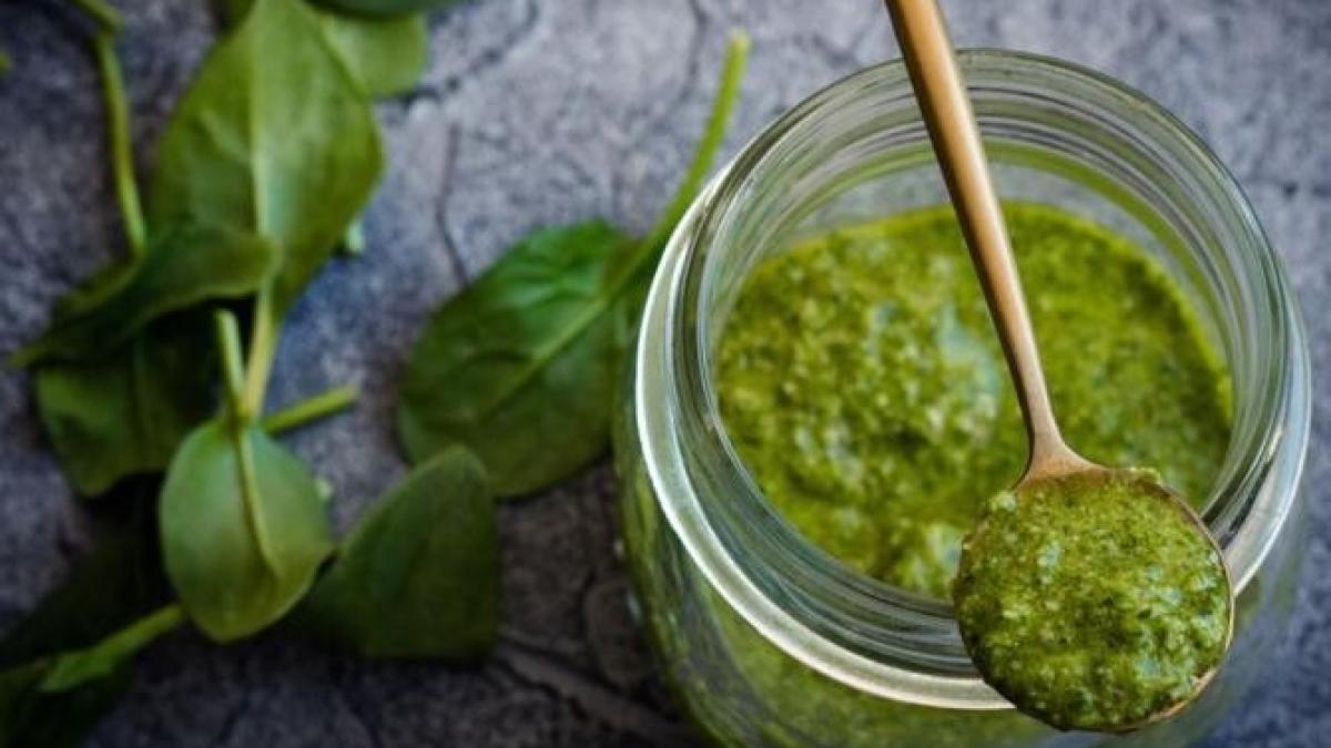 patrunjel-in-ulei--pregateste-l-dupa-aceasta-reteta-si-tine-l-mereu-la-indemana_68950500