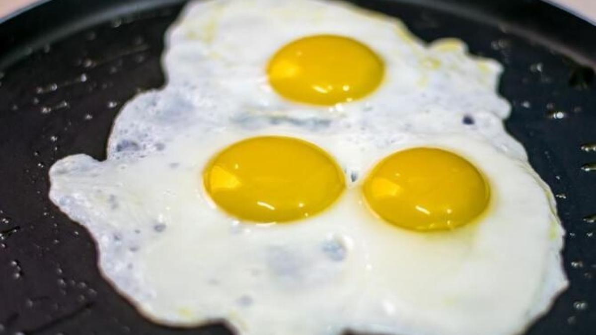 pune-faina-in-tigaie-inainte-de-a-praji-ouale--trucul-care-schimba-totul_26074000