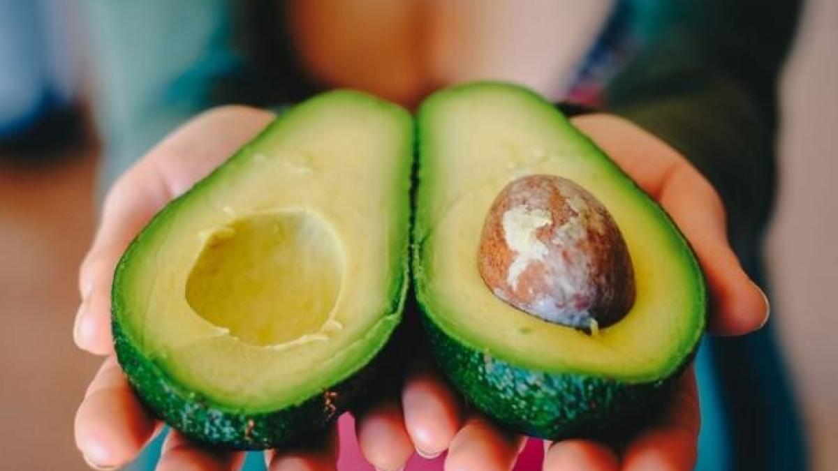 nu-mai-arunca-samburele-de-avocado--iata-cum-poti-profita-la-maxim-de-el_47940200