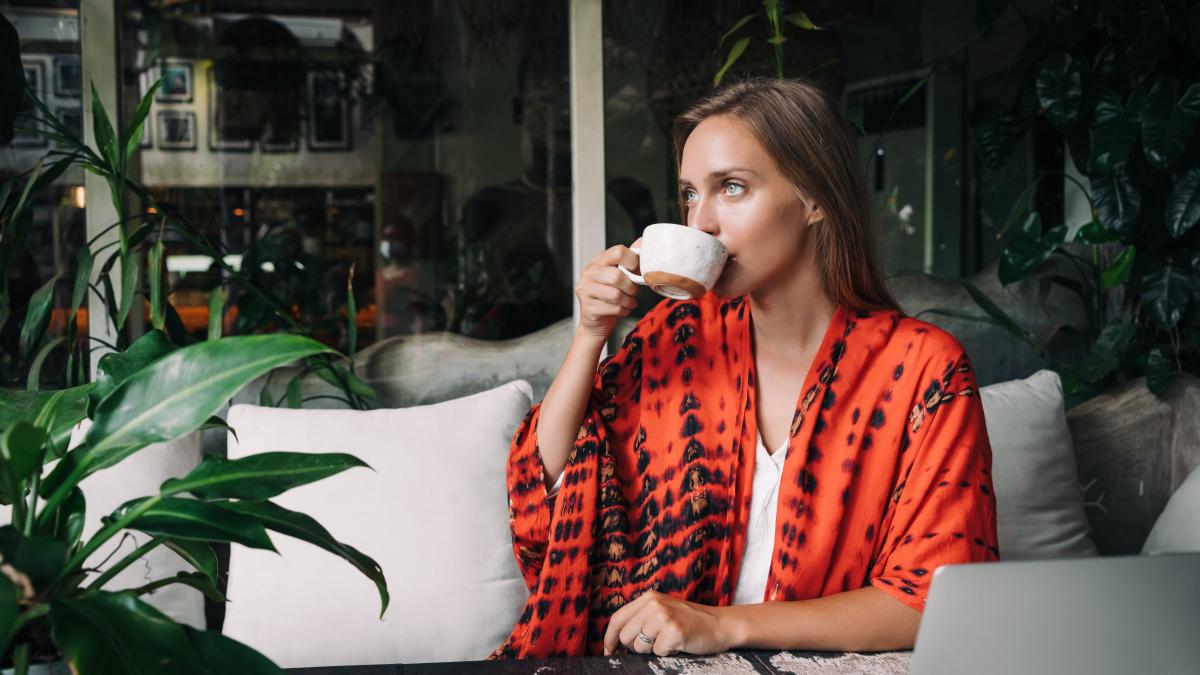 bautura-banala-care-reduce-riscul-de-dementa-cu-65prc---multi-o-consuma-fara-sa-stie-macar_52180100