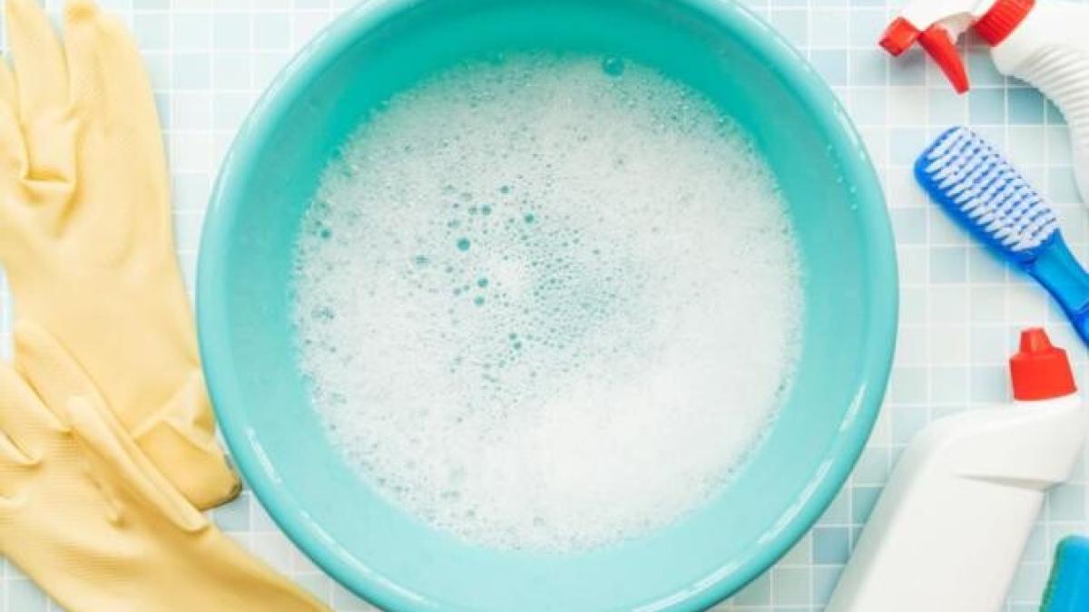 de-ce-unele-gospodine-spala-hainele-cu-sampon_72663300