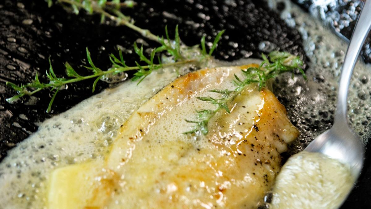 cod-fript-in-unt-de-usturoi--reteta-plina-de-savoare_37817800