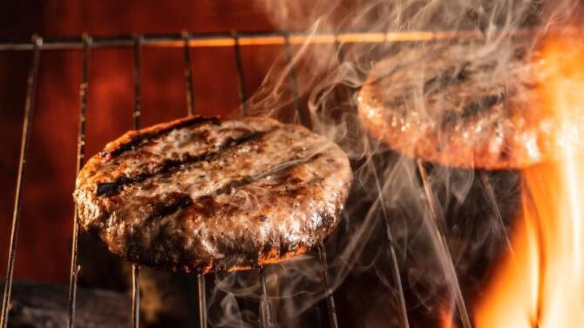 cum-se-face-un-burger-perfect--4-secrete-pentru-un-preparat-delicios--rezultatul-va-fi-uimitor_77473200