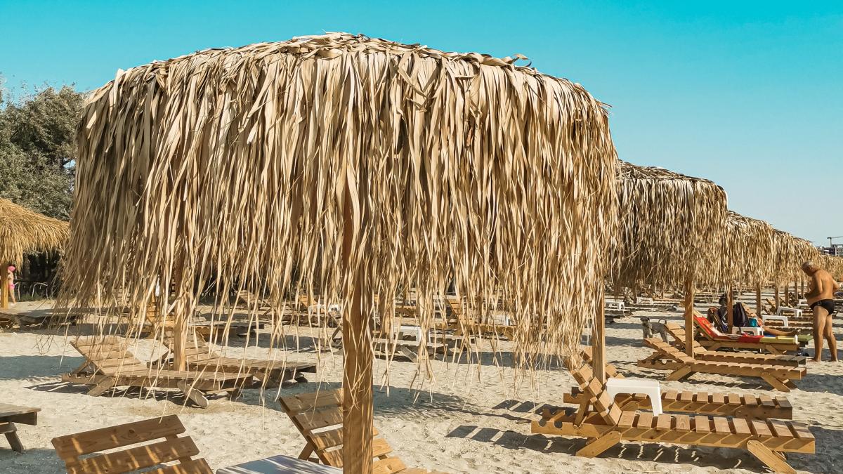 germani_americani_sezlonguri_pxl_51096100