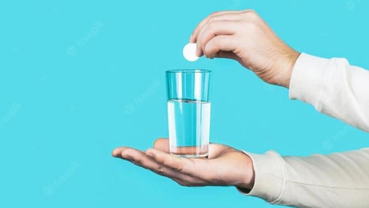 arunca-aspirina-efervescenta-in-toaleta--un-truc-pe-care-putine-gospodine-il-cunosc_14461800