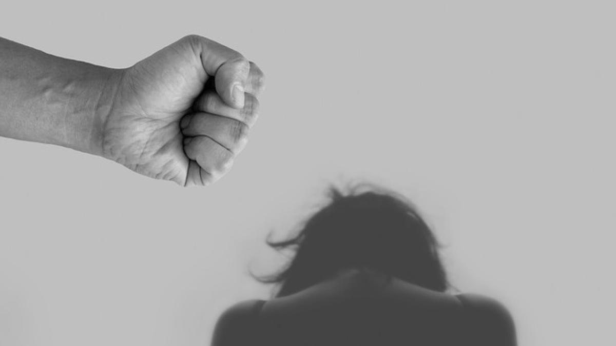 violenta-cutit-barbat-bucuresti-fiica_94491900