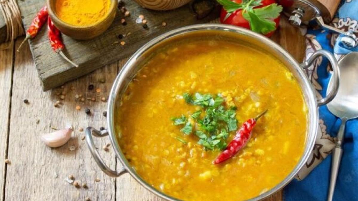 supa-purificatoare-de-linte-rosie--turmeric-si-ghimbir_87509400