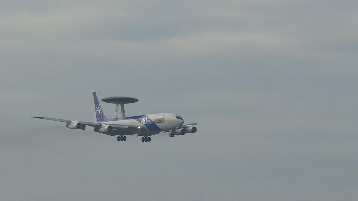 avioanele-awacs-au-ajuns-in-romania_29520200