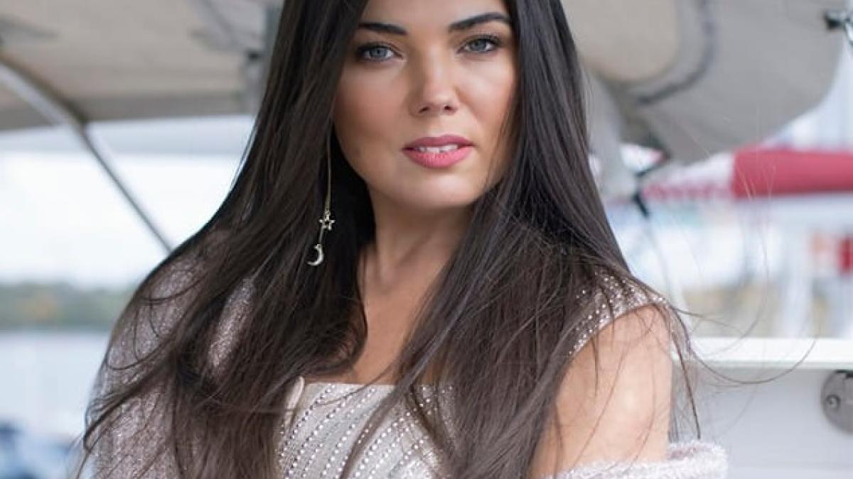 paula-seling--despre-fiica-sa--elena-este-un-copil-dorit--purtat-in-inima-si-nascut--metaforic--in-familie--prin-dragoste_24762600