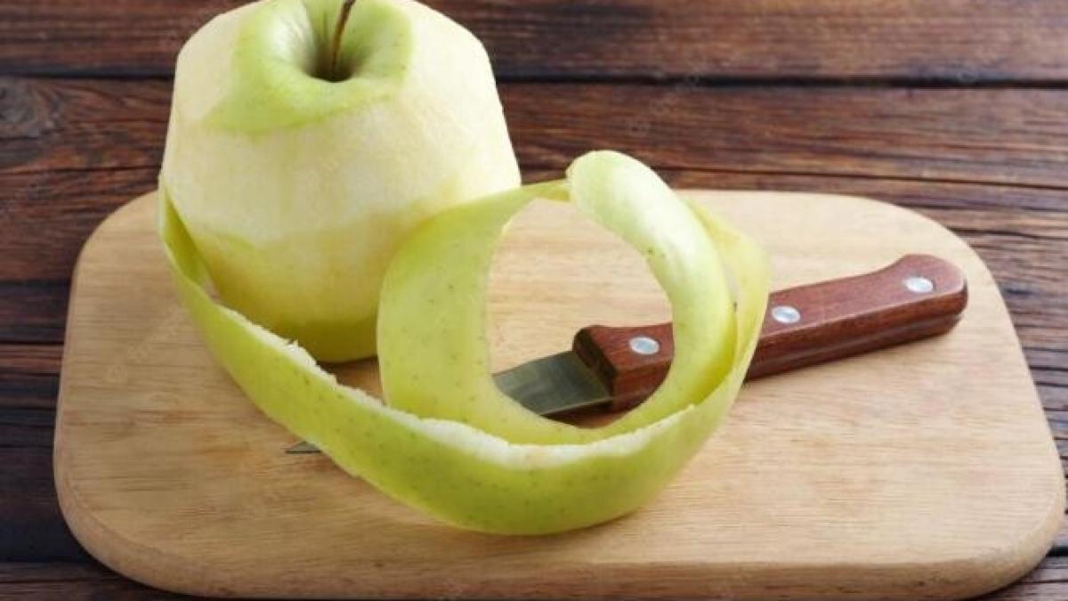 nu-mai-arunca-cojile-de-mere--le-poti-folosi-in-bucatarie-si-casa--5-moduri-inteligente_21550600