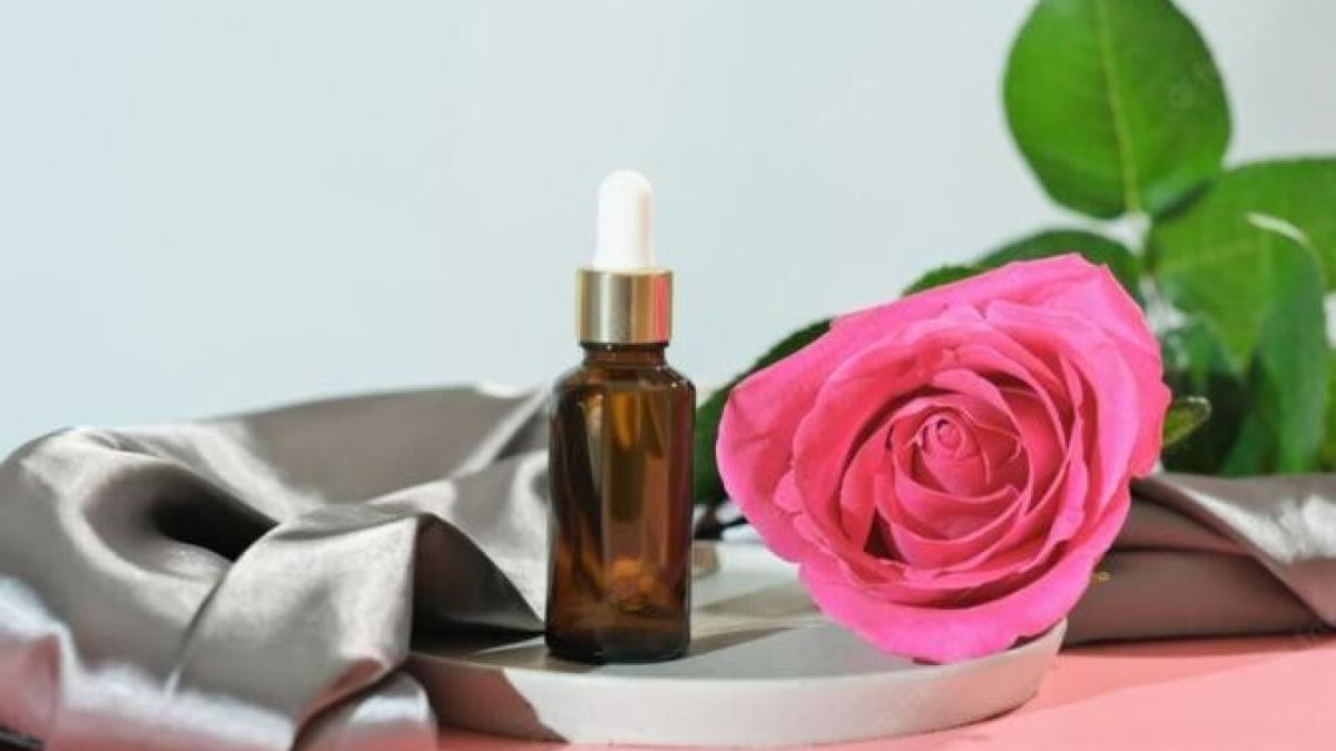 uleiul-esential-de-trandafir--un-produs-natural-pentru-frumusete-si-sanatate_52412200