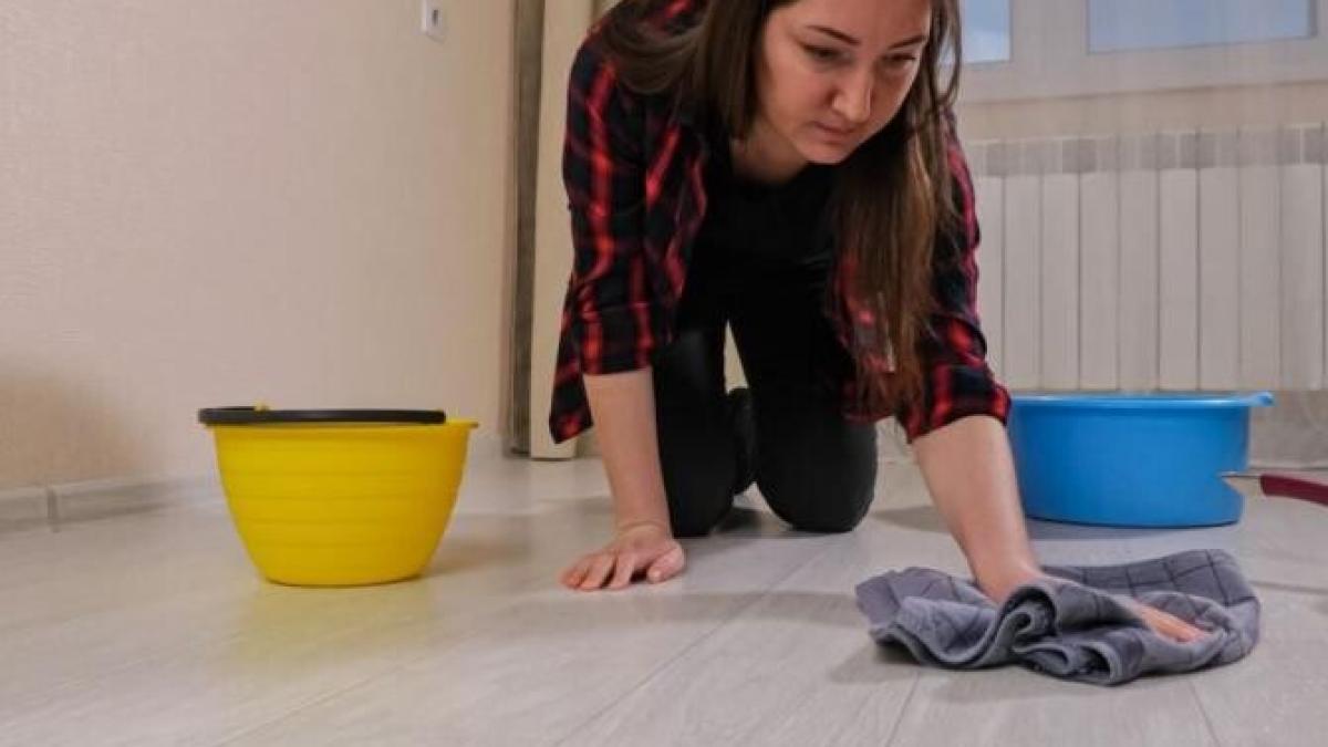 podeaua-va-fi-stralucitoare-si-fara-urme-cu-un-remediu--este-cu-adevarat-uimitor_47210000