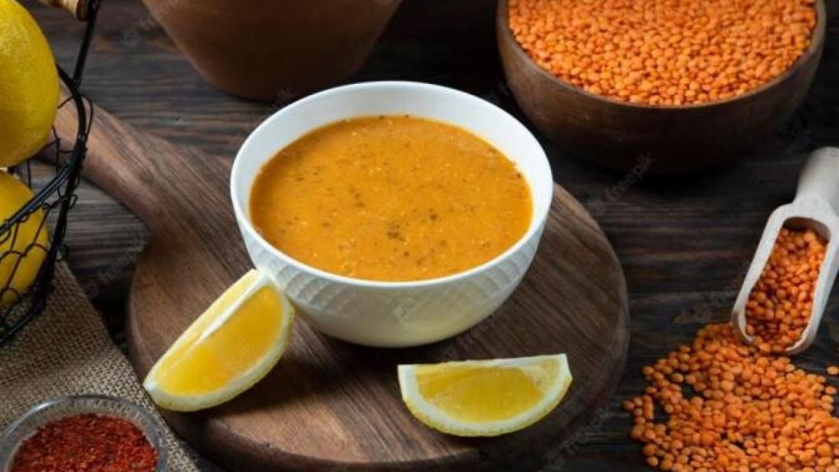 supa-de-pui-cu-linte-rosie--este-usoara--bogata-si-satioasa_83202200