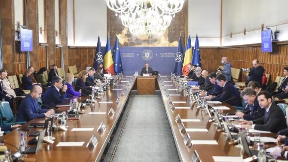 bulai--intrebare-pe-care-le-o-pune-mereu-studentilor-sai-tehnocrati-sau-politicieni-raspunsul-care-i-surprinde-mereu_03466700