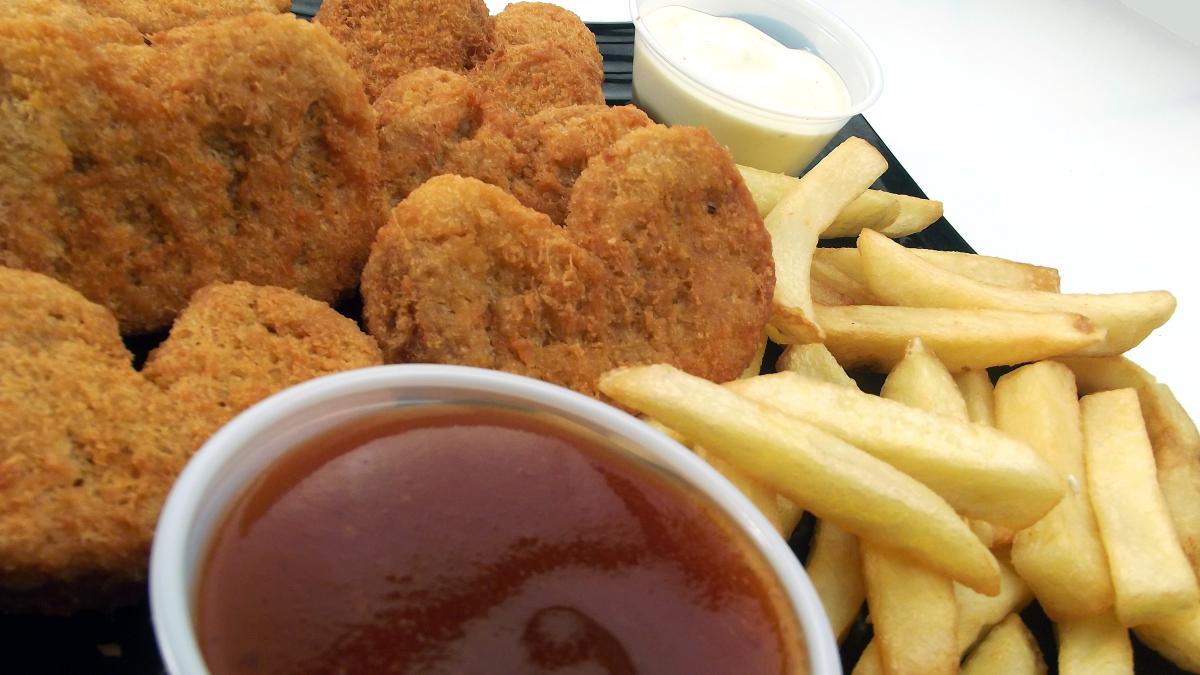 franjuri-din-piet-de-pui--reteta-vedeta-de-weekend--alternativa-la-celebrele-nuggets_50103400