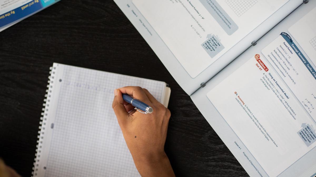 studii_cercetari_lucrari_academice_pxl_20291000