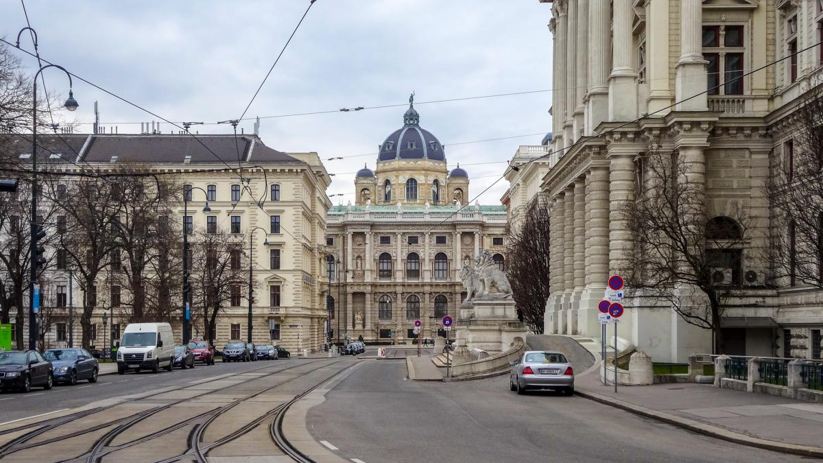 te-ai-mutat-in-austria-ce-obligatie-ai--daca-vii-cu-o-masina-inscrisa-in-romania_27288300