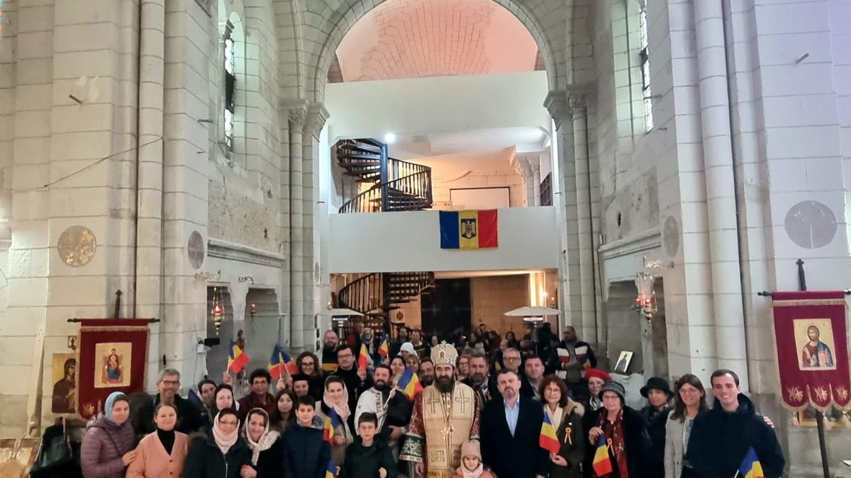 comunitatea-romaneasca-din-franta--punctul-principal-de-pe-agenda-vizitei-de-lucru-a-secretarului-de-stat-gheorghe-carciu-in-franta----foto_25182800