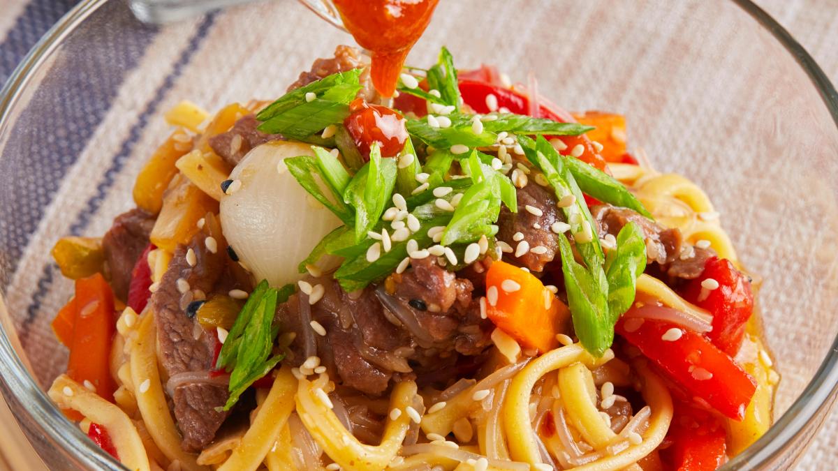 vermicelli-cu-ciuperci-urechi-de-lemn-si-sparanghel-salbatic_54883500