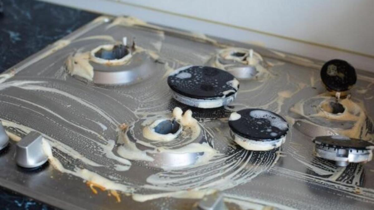 aragazul-si-cuptorul-vor-fi-curate-in-15-minute--un-remediu-eficient--dezvaluit-de-gospodinele-istete_12412800