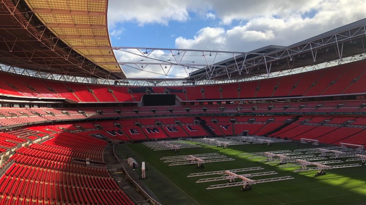 fotbal_cupa_ligii_angliei_stadion_pxl_78572100