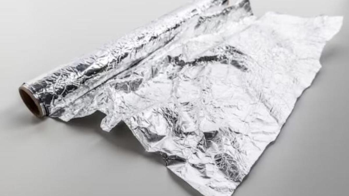 folie-de-aluminiu-si-sare--combinatia-care-rezolva-multe-probleme-din-casa_69112100