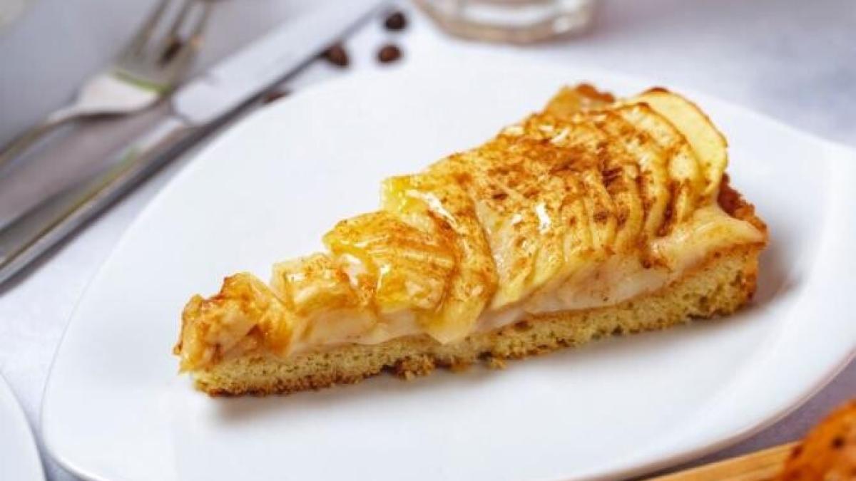 placinta-magica-cu-mere--fara-unt-si-fara-oua--desertul--gata-in-10-minute_05782100