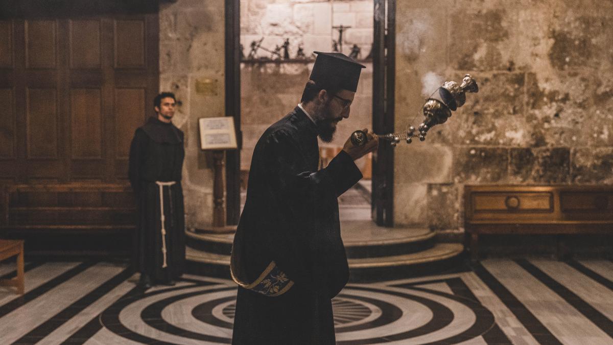 preot-rus-oprit-de-la-slujire_17479100