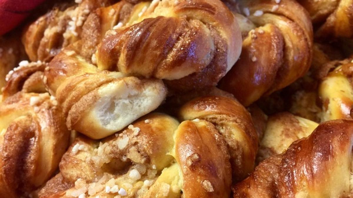 kardemummabullar--reteta--cum-se-prepara-chiflele-suedeze-cu-cardamom_85252300