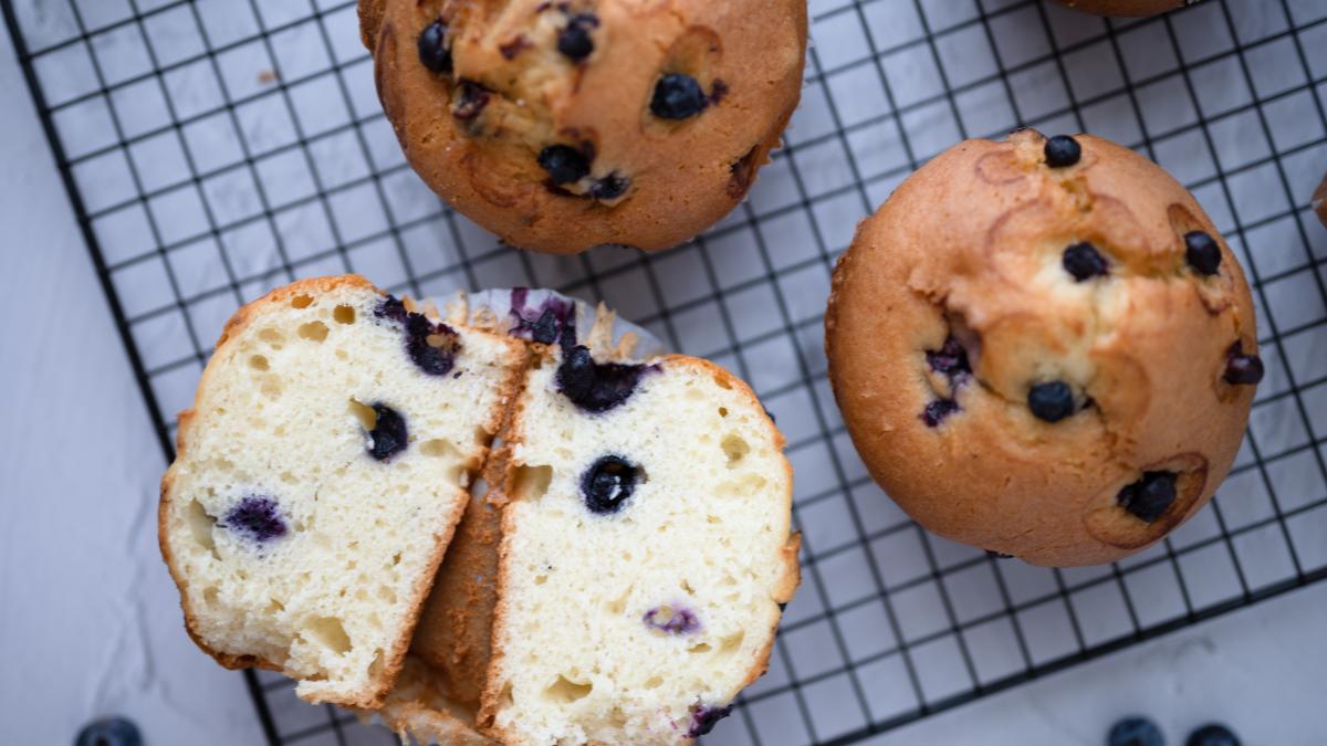 briose-cu-afine--reteta-foarte-usoara-pentru-un-desert-de-nota-10--oricine-o-poate-prepara-2_49795000