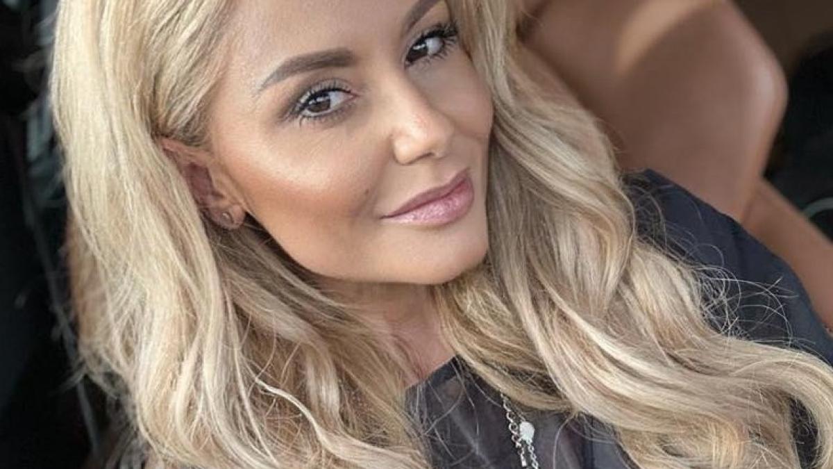 emilia-ghinescu-se-casatoreste--dupa-13-ani-de-relatie--cu-sebastian-albastroiu-omul-se-schimba-cand-devii-proprietatea-lui_57181600