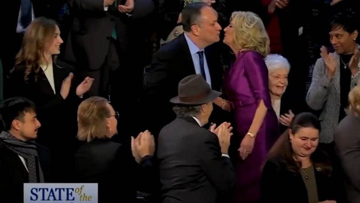 jill-biden-sarut_27535000