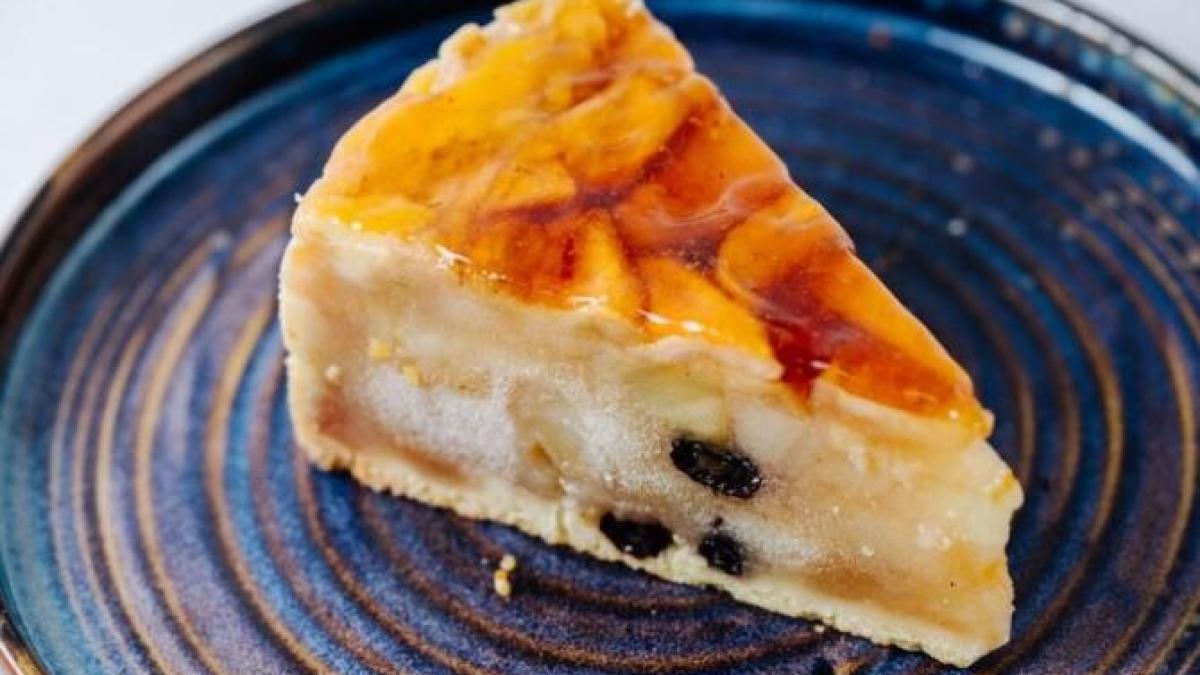 placinta-cu-mere-fara-coacere--o-reteta-simpla-care-te-salveaza-cand-nu-ai-cuptor_11506400