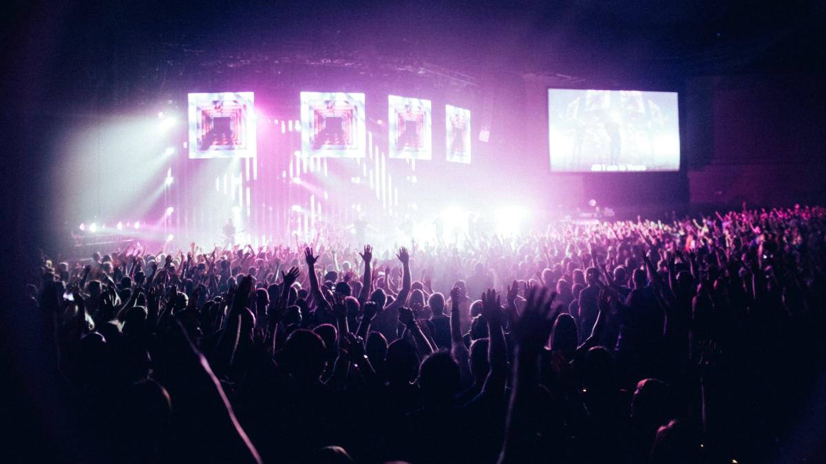 pexels-josh-sorenson-154147_54350800