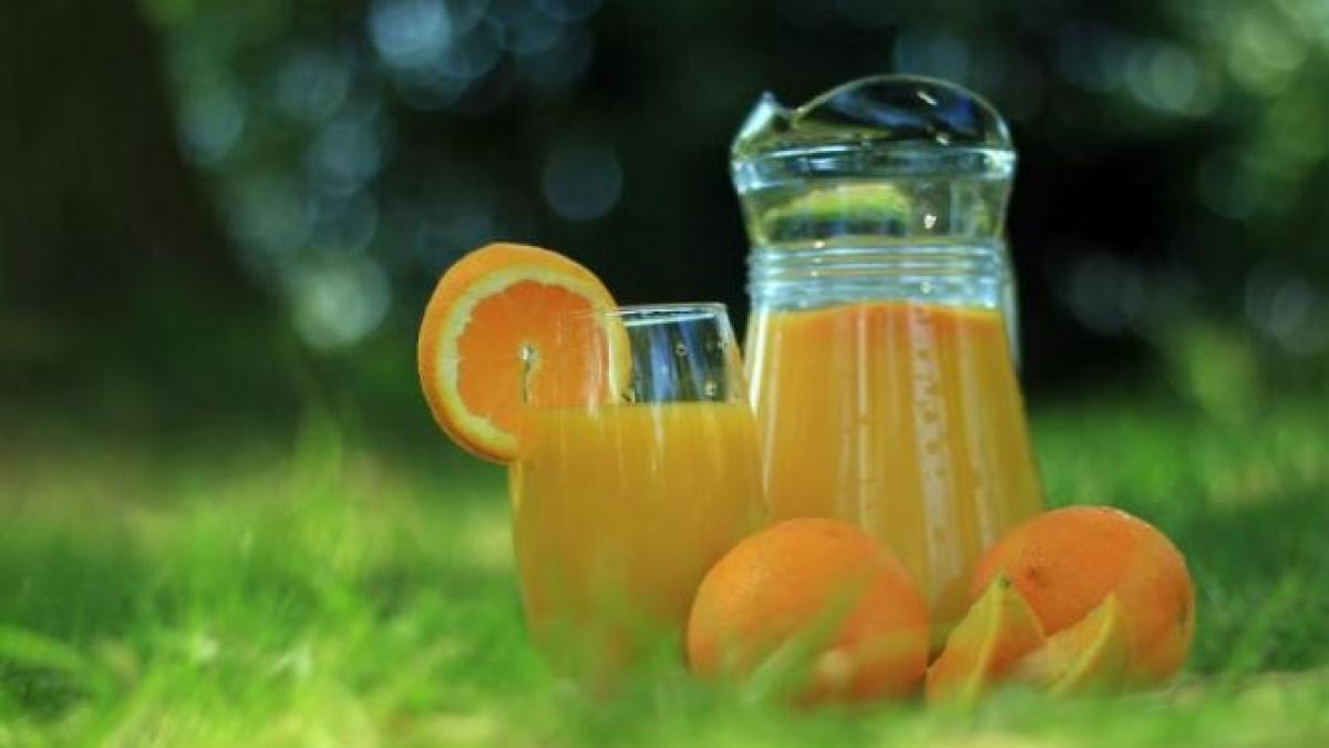 cum-se-pastreaza-sucul-de-portocale--cu-acest-truc-al-bunicii-va-rezista-cateva-luni_16657900