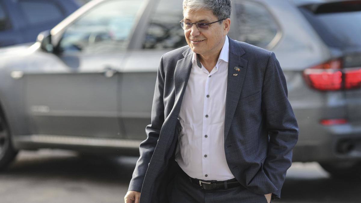 bolos-salariu-bani-mancare-_inquam_photos_alexandru_busca_29071200