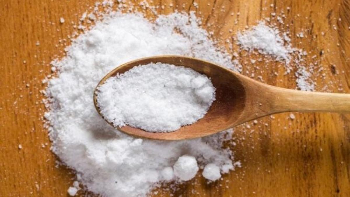 pune-un-pahar-de-sare-sub-calorifer--toate-gospodinele-fac-asta--explicatia-este-geniala_53536100