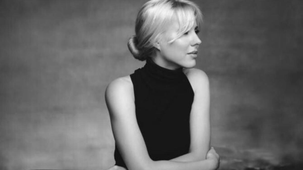 oracolul-vedetelor--20-de-intrebari-pentru-cristina-jacob_13627300